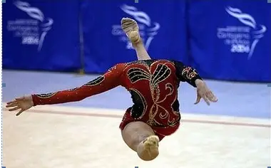 Pictures taken at the right angle - A headless Gymnastic