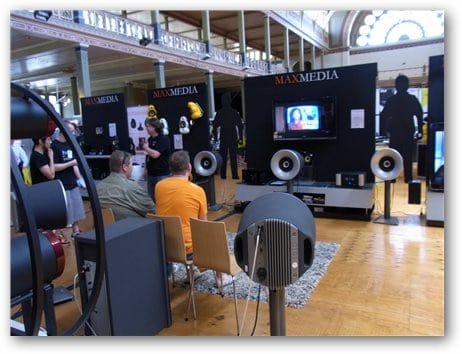 MaxMedia massive speaker