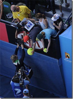 Clijsters Signs the AO Program iPad App