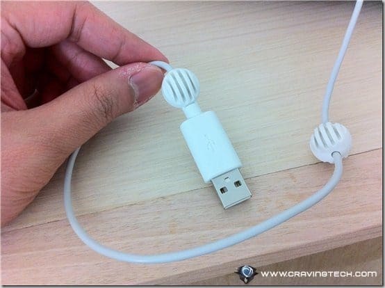 Belkin Cooling Lounge Review - USb cable