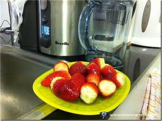 Breville ikon Froojie Review - strawberries