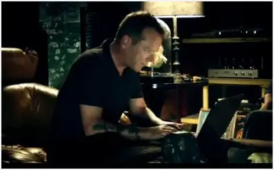 Kiefer Sutherland Acer Aspire S5