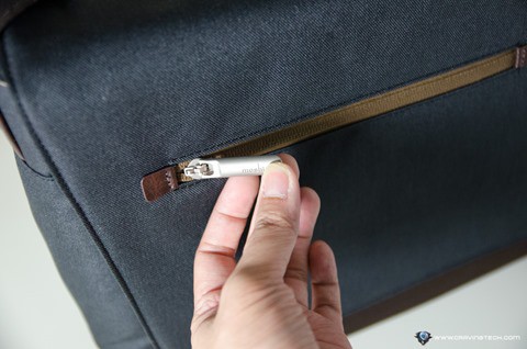 Moshi Aerio Messenger Bag-6