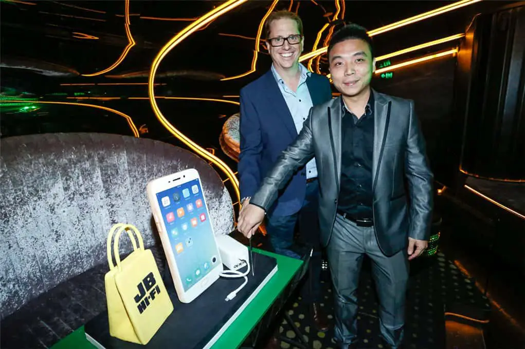 OPPO JB Hi-Fi Launch (Richard Murray-Marvin Hou)