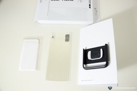 Tech21 iPhone X case screen protector-2