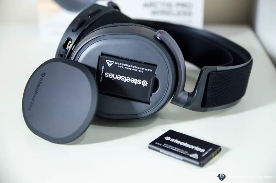 SteelSeries Arctis Pro Wireless Gaming Headset-10