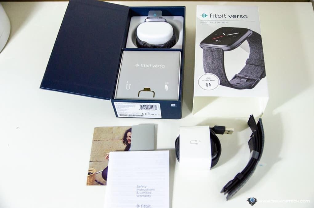 fitbit versa packaging