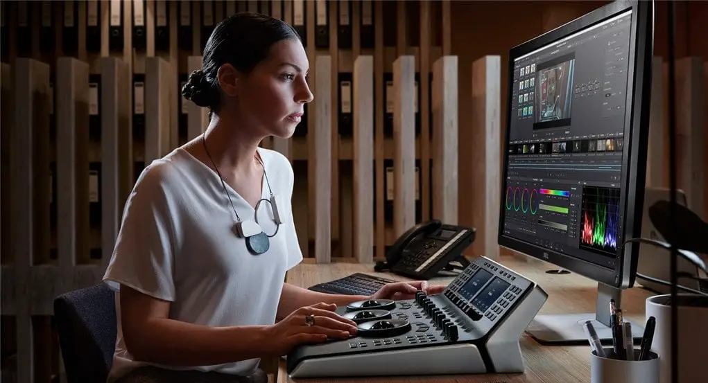 Davinci resolve 15 on sale vs premiere pro 2018