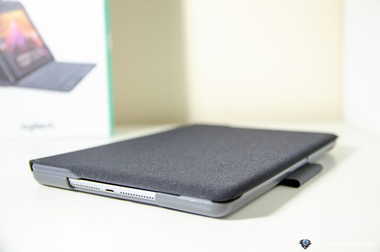 Logitech Slim Folio iPad Keyboard Case-9