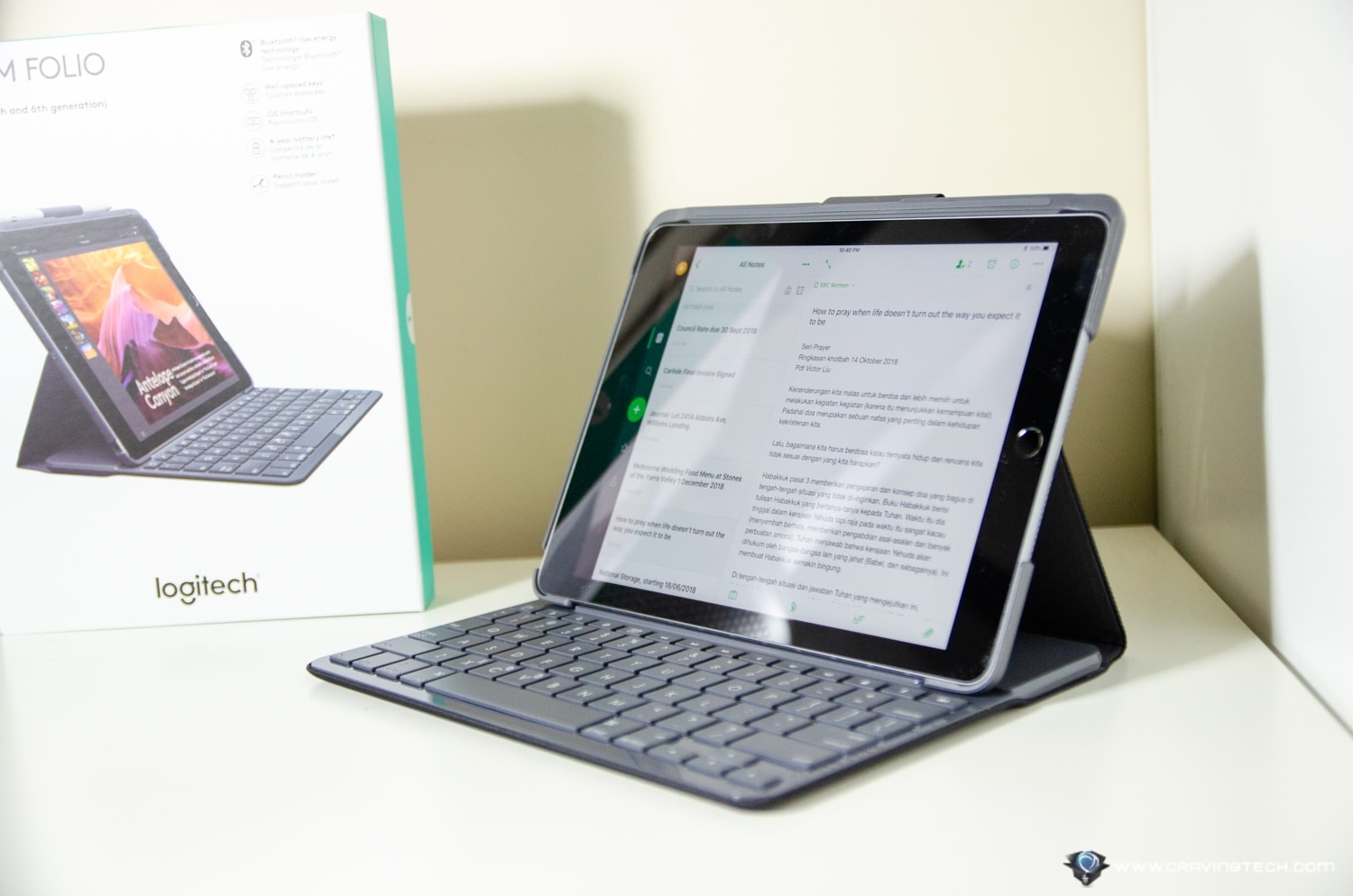 Type on iPad like a Pro - Logitech SLIM FOLIO iPad Keyboard Case Review