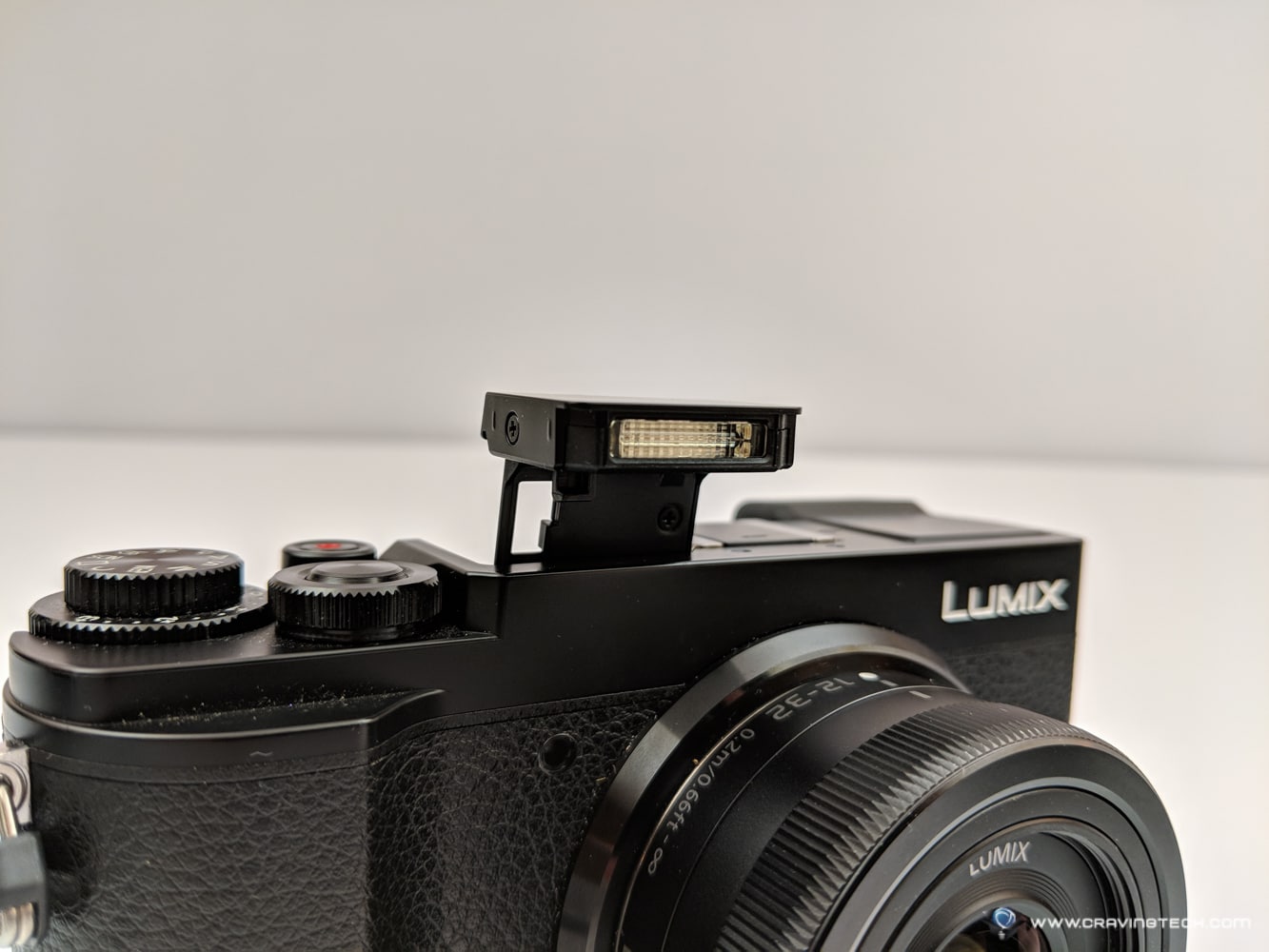 Panasonic Lumix GX9 Flash