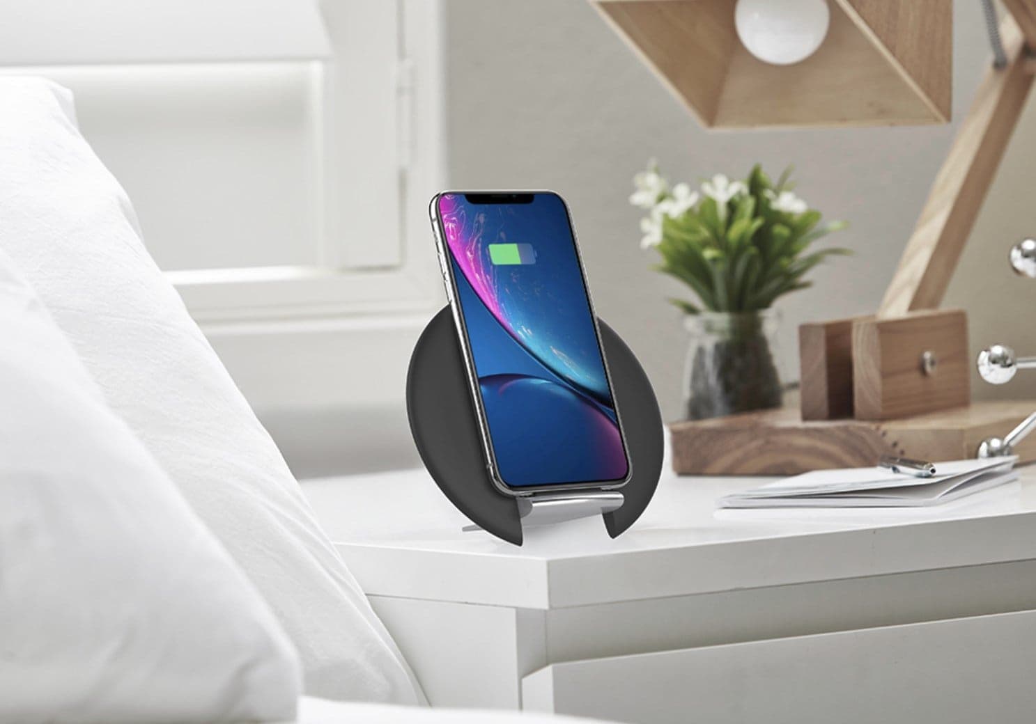Wireless charge your phone with Cygnett Prime Wireless Desk Charger Premium