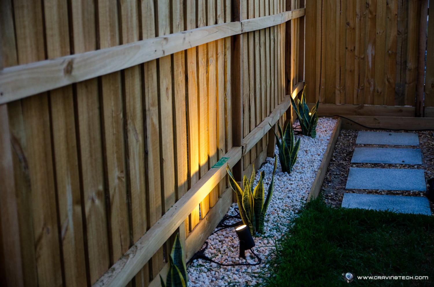 Philips Hue Outdoor Lily Spotlight-18