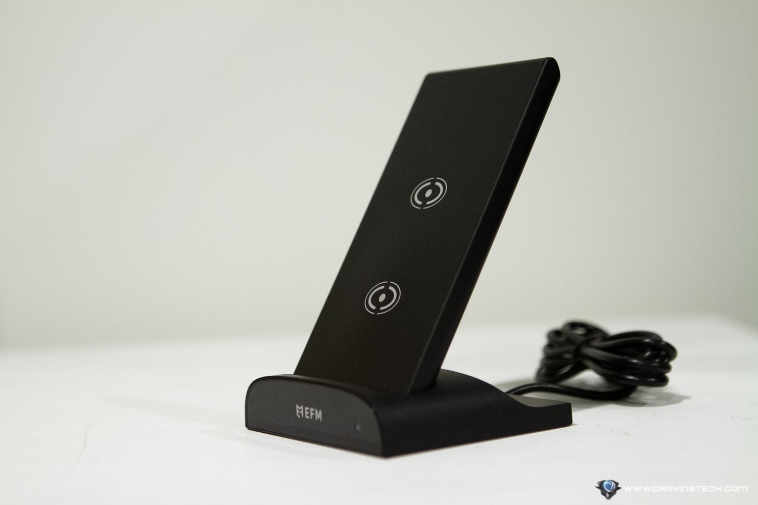 My favourite Portable Battery Charger so far! EFM Wireless Power Bank with Desktop Stand Review