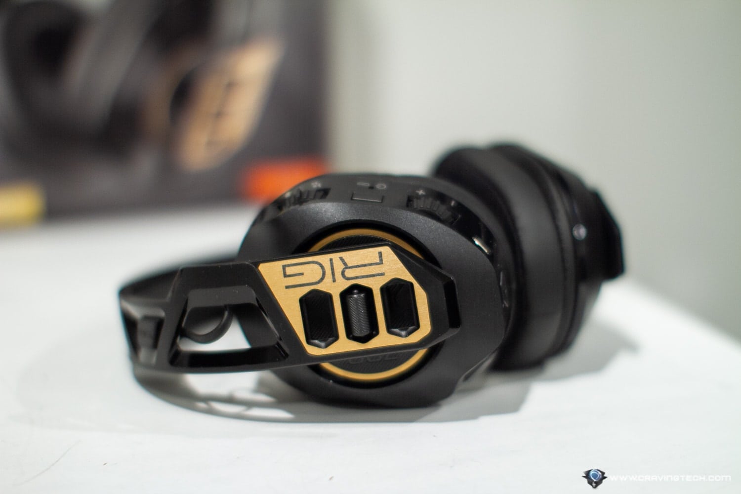 Super comfy, 241-grams Wireless Gaming Geadset – RIG 700HD Review