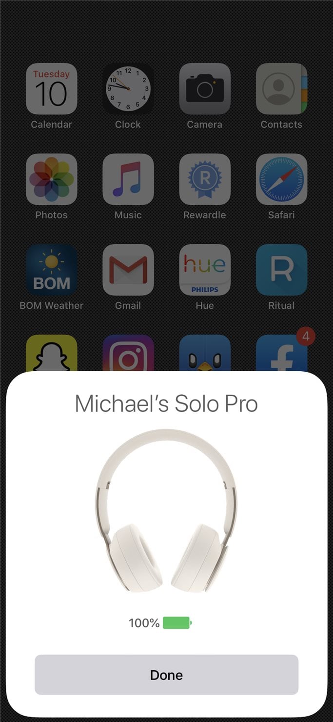 Beats Solo Pro connected