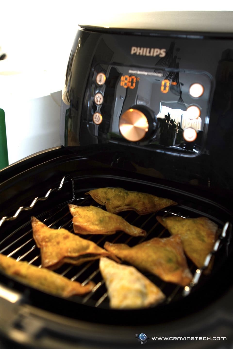 Philips Airfryer XXL with Smart Sensing Technology is the new must
