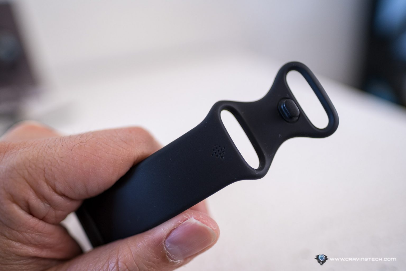 does fitbit versa have built in gps