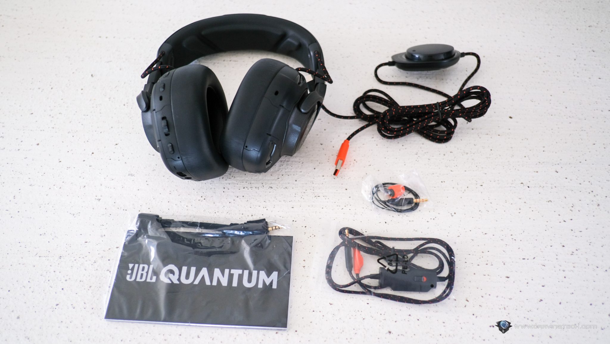 Premium gaming headset with Active Noise Cancelling - JBL Quantum ONE ...