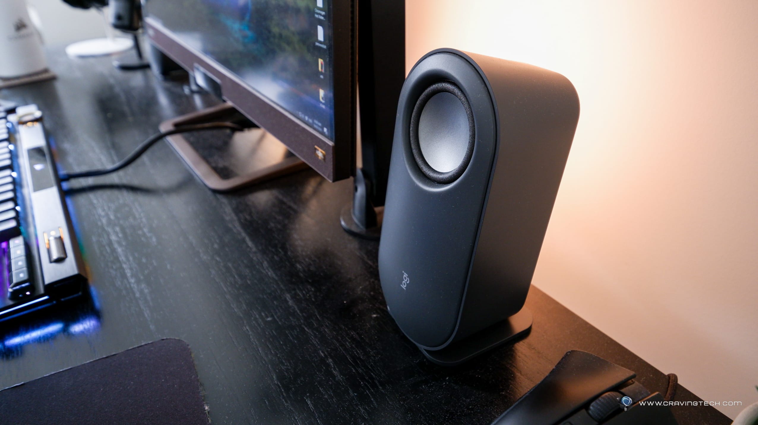  Logitech Z407 Bluetooth Computer Speakers with