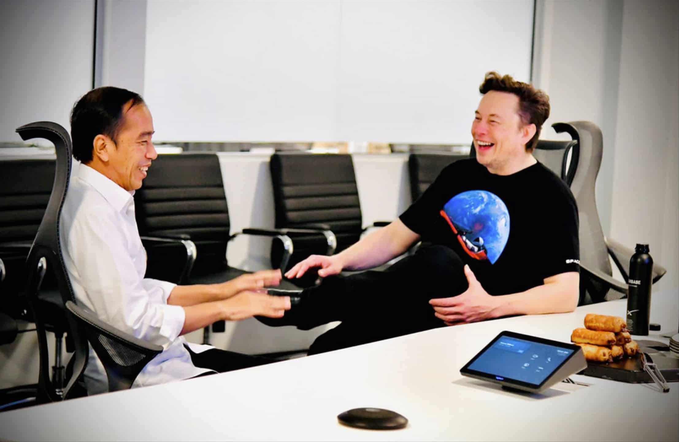 Elon Musk and Joko Widodo