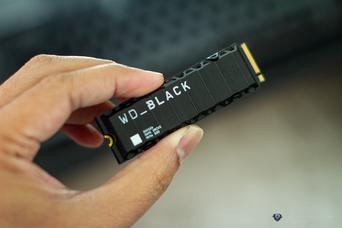 WD_BLACK's fastest SSD  SN850X review 