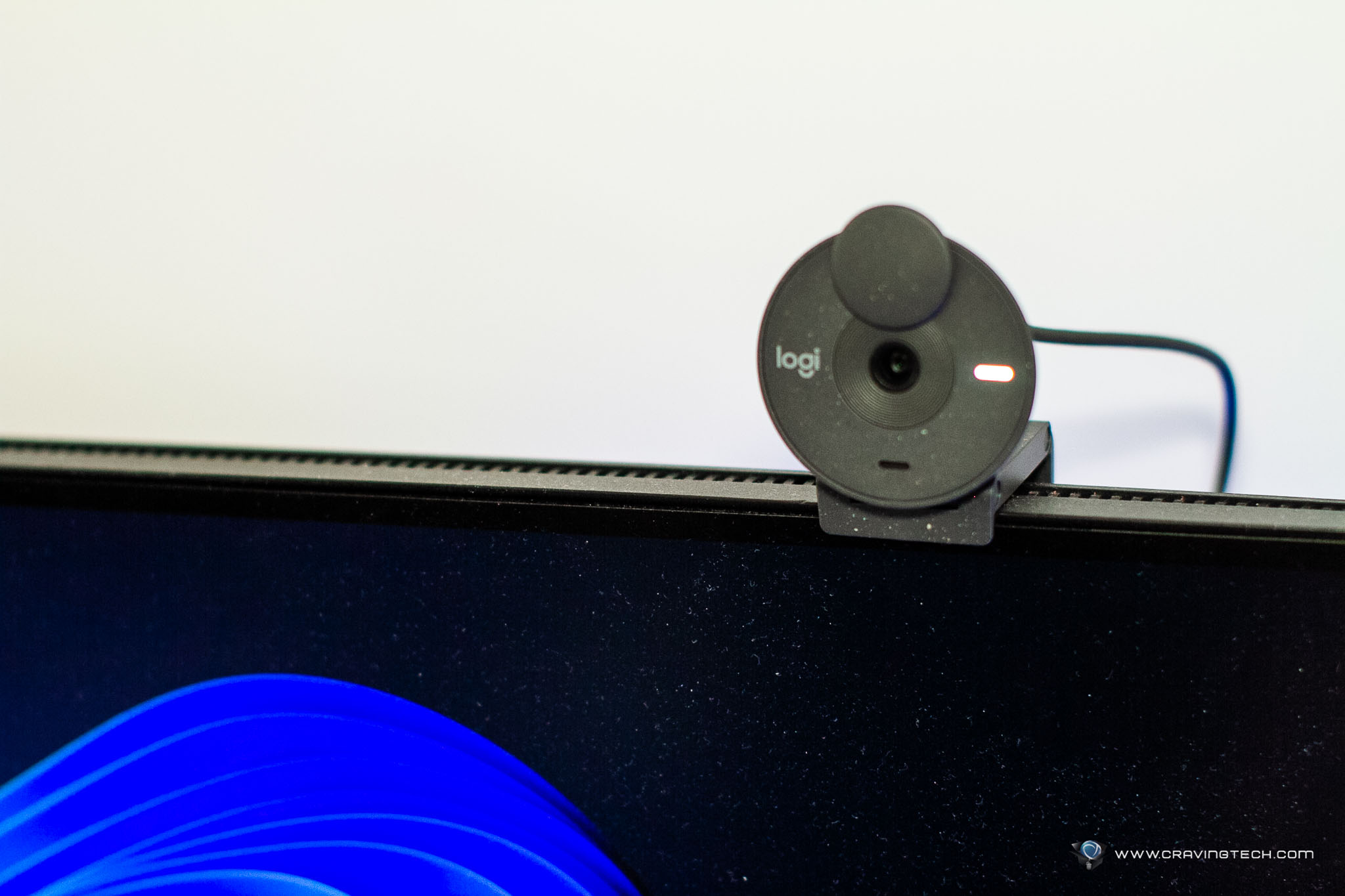 Logitech Brio 300 Review: A budget-friendly Webcam for video conferencing with decent quality