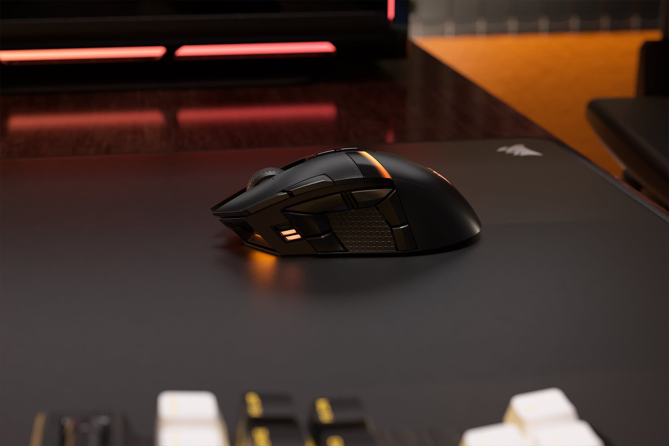 CORSAIR lancia il nuovo mouse da gioco DARKSTAR WIRELESS basato su iCUE 5.0