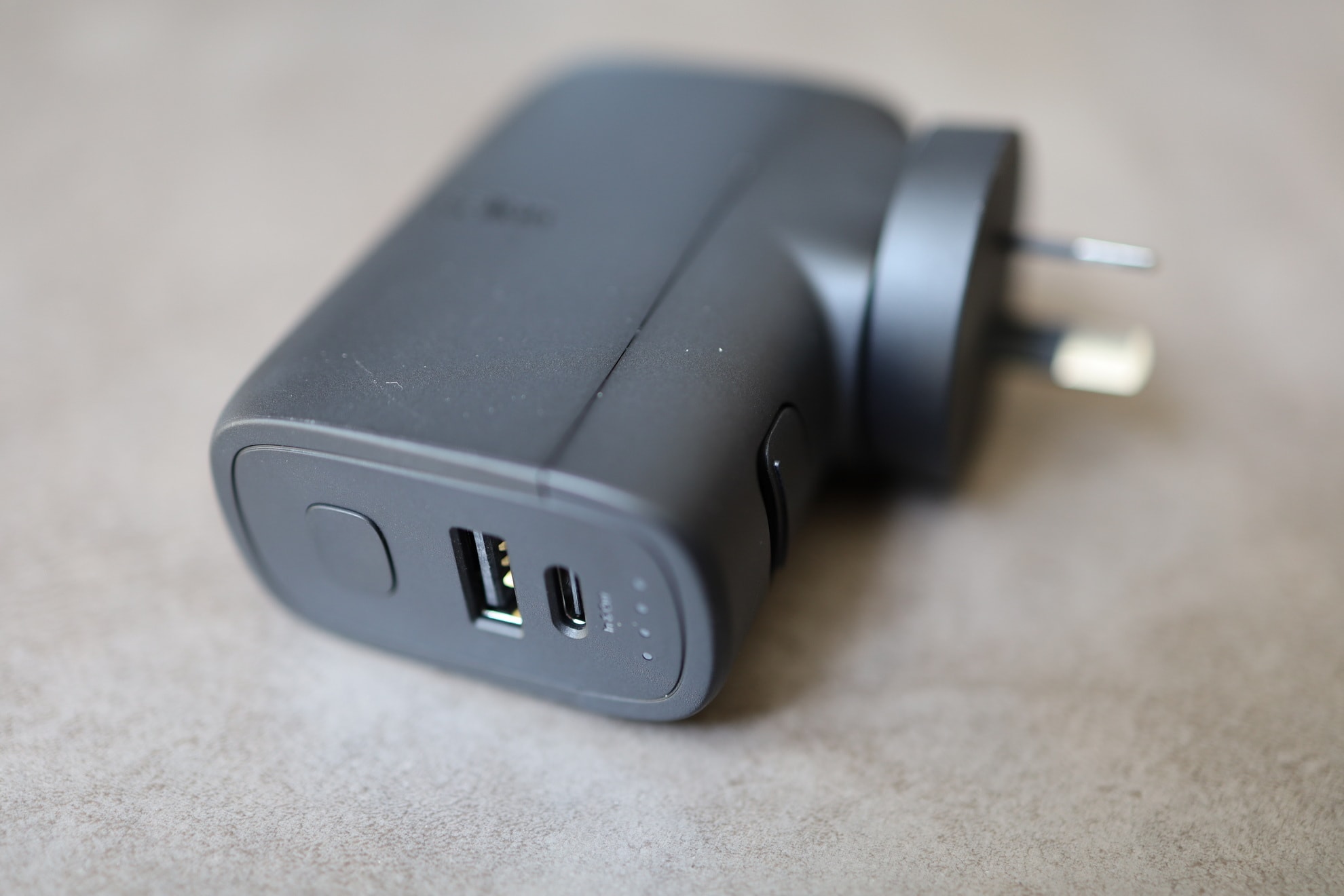 Belkin BoostCharge Hybrid Wall Charger 25W + Power Bank 5K + Travel Adapter Kit Review