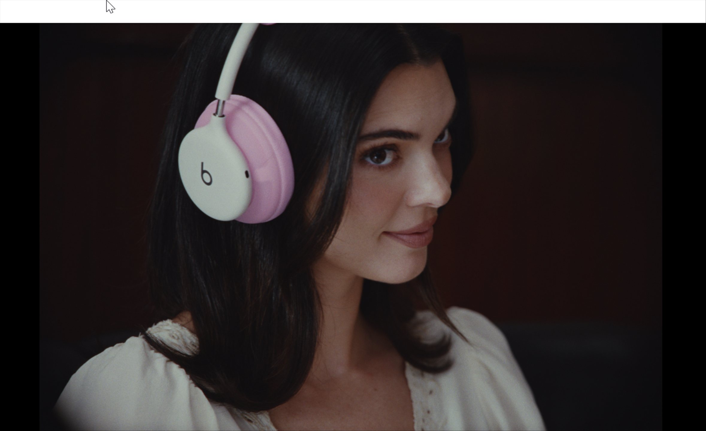 Kendall Jenner Beats 360